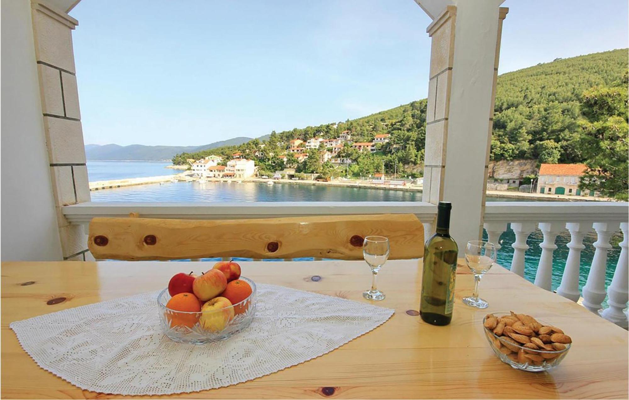 Cozy Apartment In Prigradica With House Sea View Dış mekan fotoğraf