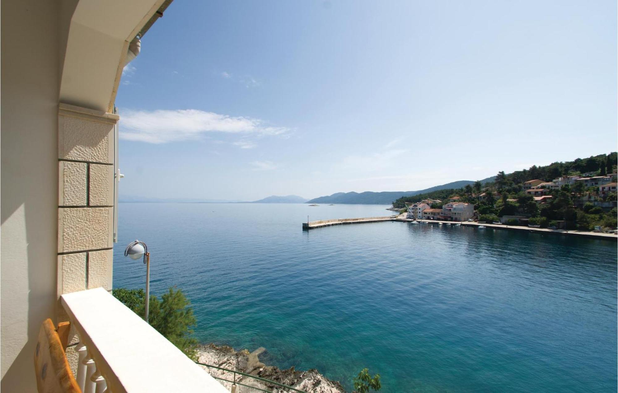 Cozy Apartment In Prigradica With House Sea View Dış mekan fotoğraf