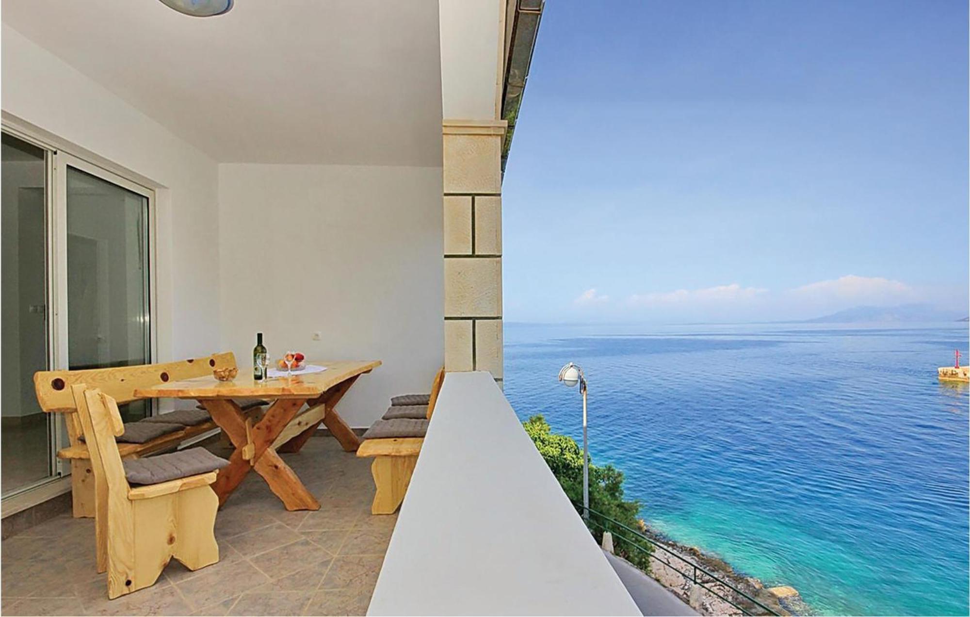 Cozy Apartment In Prigradica With House Sea View Dış mekan fotoğraf