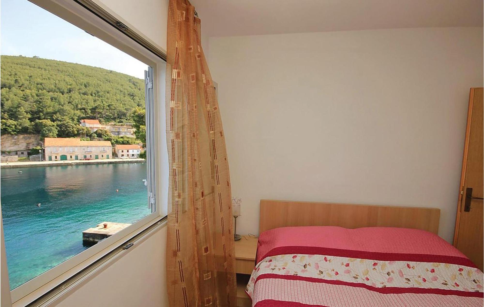Cozy Apartment In Prigradica With House Sea View Dış mekan fotoğraf