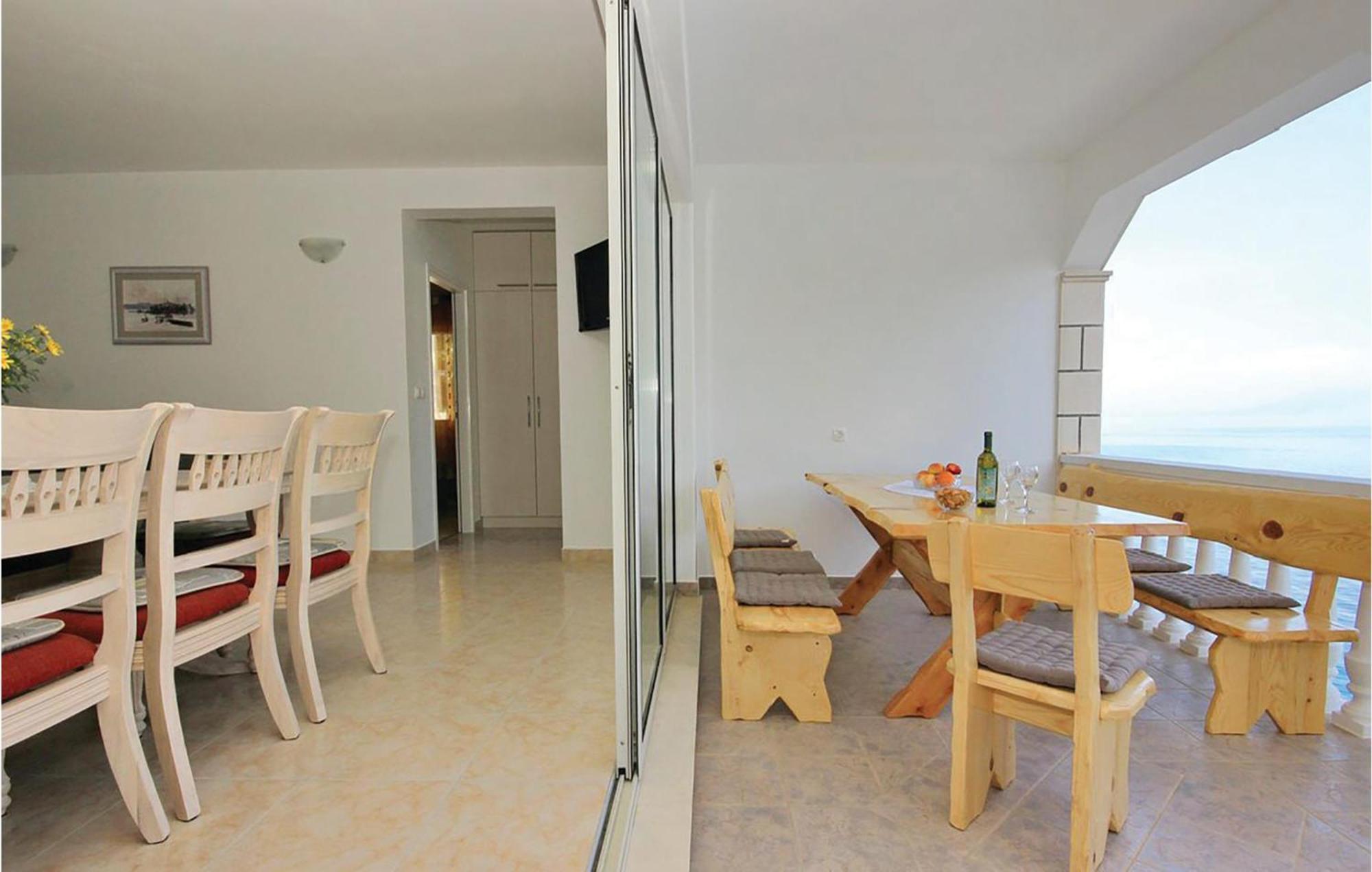 Cozy Apartment In Prigradica With House Sea View Dış mekan fotoğraf