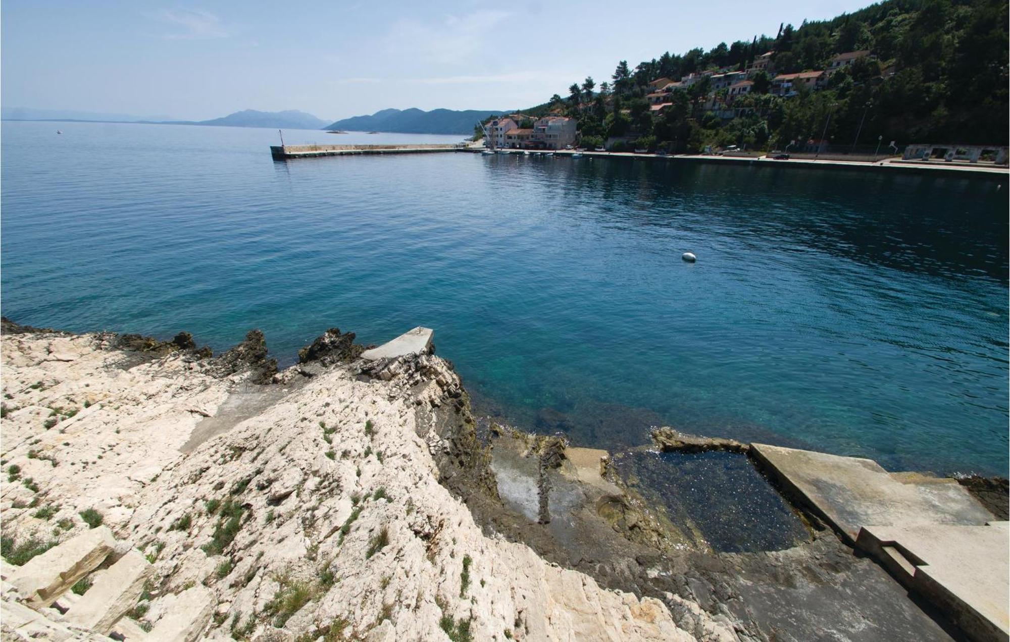 Cozy Apartment In Prigradica With House Sea View Dış mekan fotoğraf