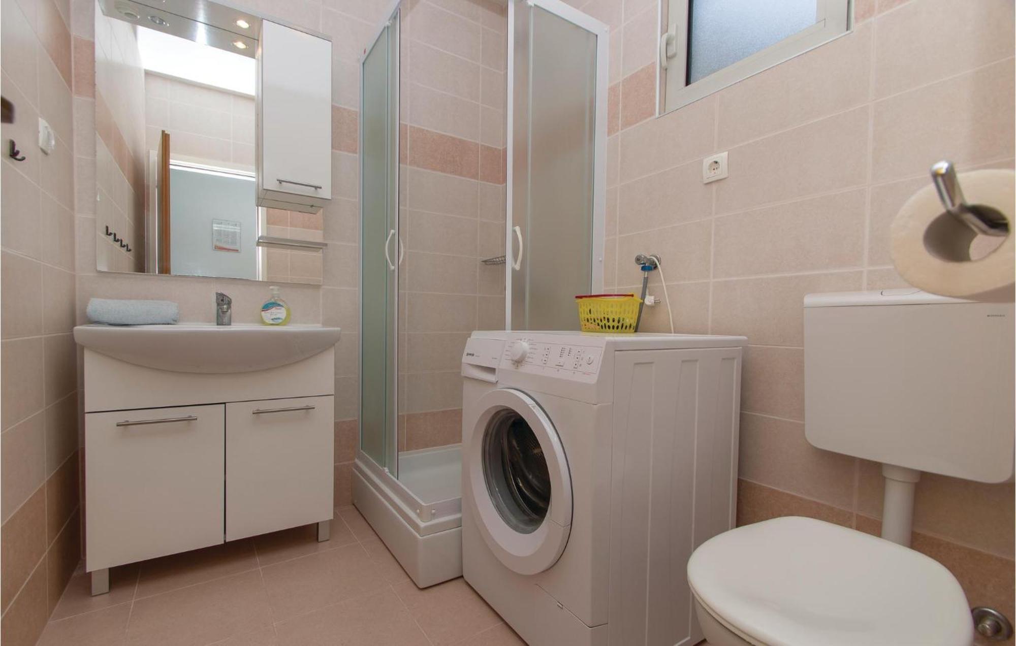 Cozy Apartment In Prigradica With House Sea View Dış mekan fotoğraf