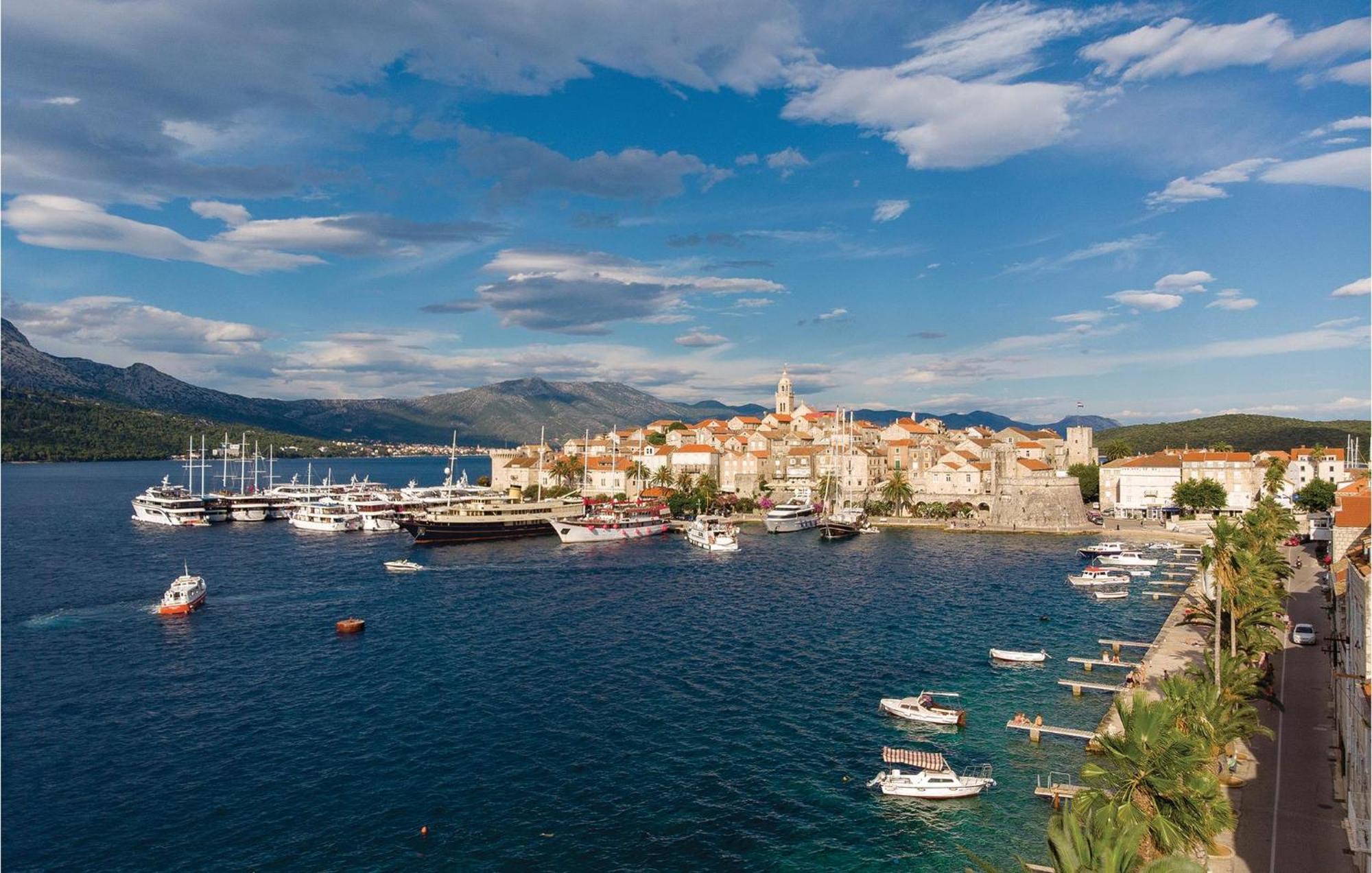 Cozy Apartment In Prigradica With House Sea View Dış mekan fotoğraf